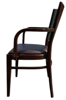 houten_stoel_met_armleggers